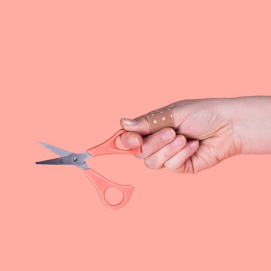 FABRIplast Adjustable Breathable Cloth Bandage 100x6cm with Scissors | Adjustable Size Cloth Bandage, Suitable for Sensitive Skin, Durable, Soft, Medical Breathable Adhesive Tape, Vitahealth by ZARYS | FABRIplast