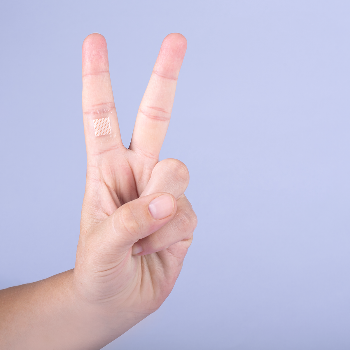 TRANSPARENT 透明護創創可貼套裝（24片裝）｜隱形防水膠布 吸收墊設計 高彈性親膚 、透明創可貼、隱形膠布、防水護創貼、透明護創膠布、部傷口貼、、歐洲醫療貼布、敏感肌膠布、彈性護創膠布、